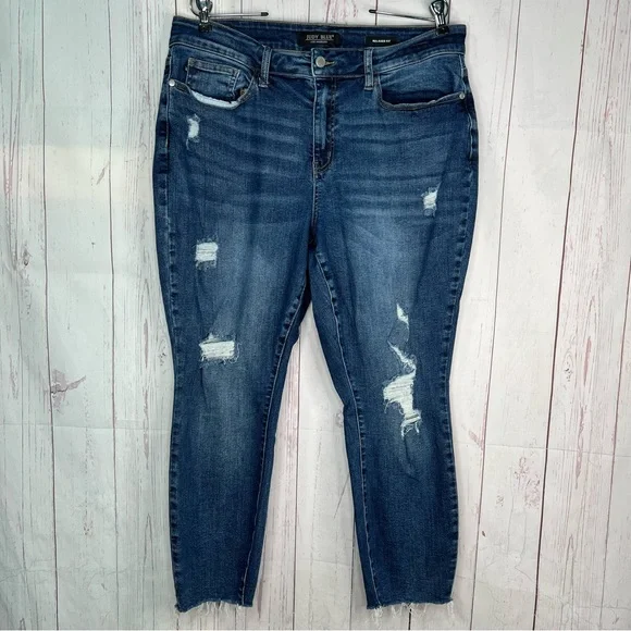 Judy Blue Relaxed Fit Distressed Size 18 Plus Size Denim Jeans 18W Stretch Crop - Picture 1 of 11